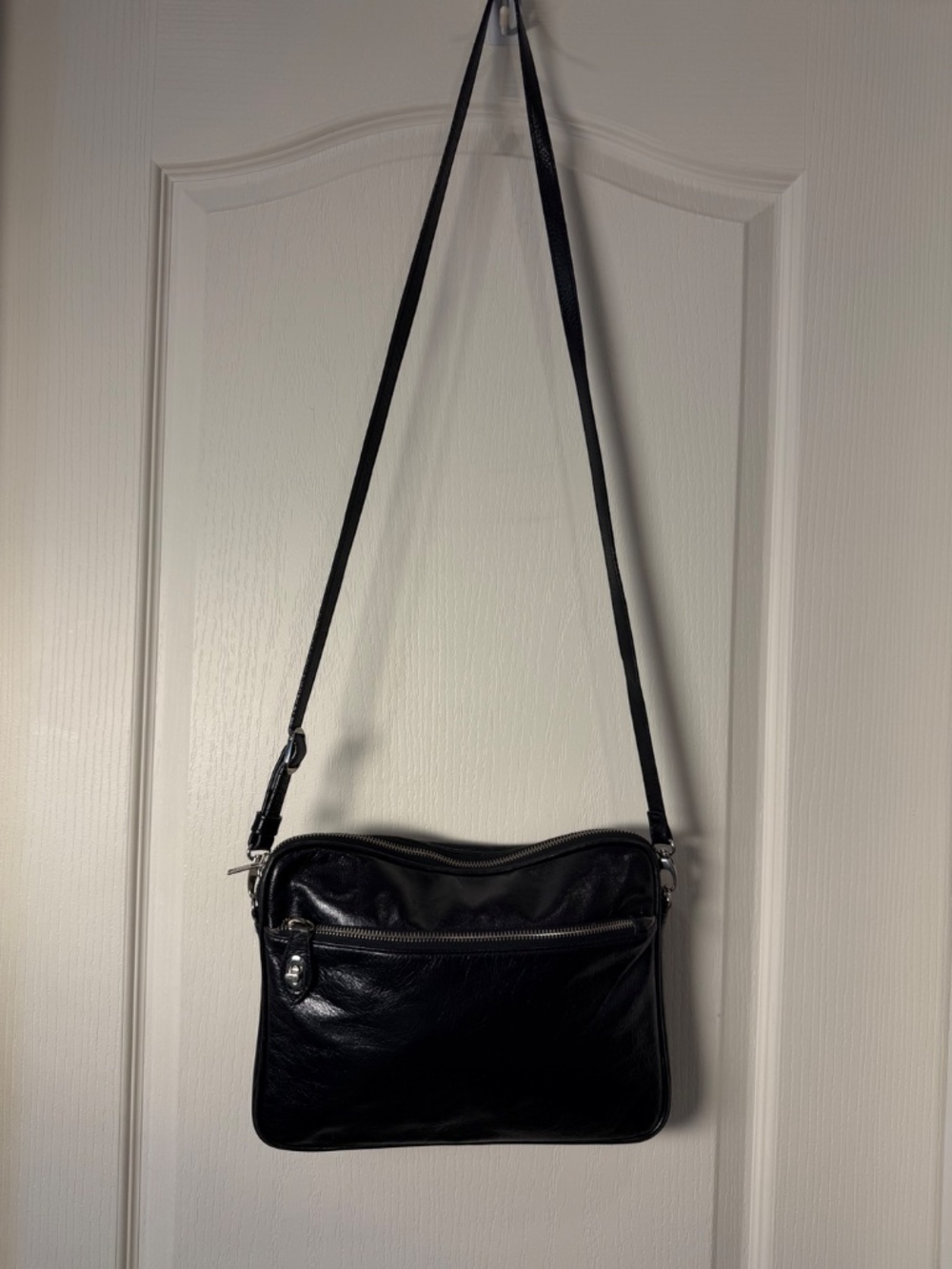 Danier Black Genuine Leather Crossbody Shoulder Bag Adjustable Strap Classic Pur
